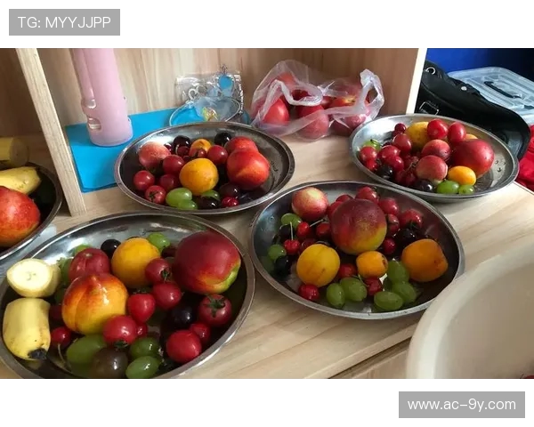 《舞蹈与小足球融合创意挑战精彩视频展现运动与艺术的完美结合》